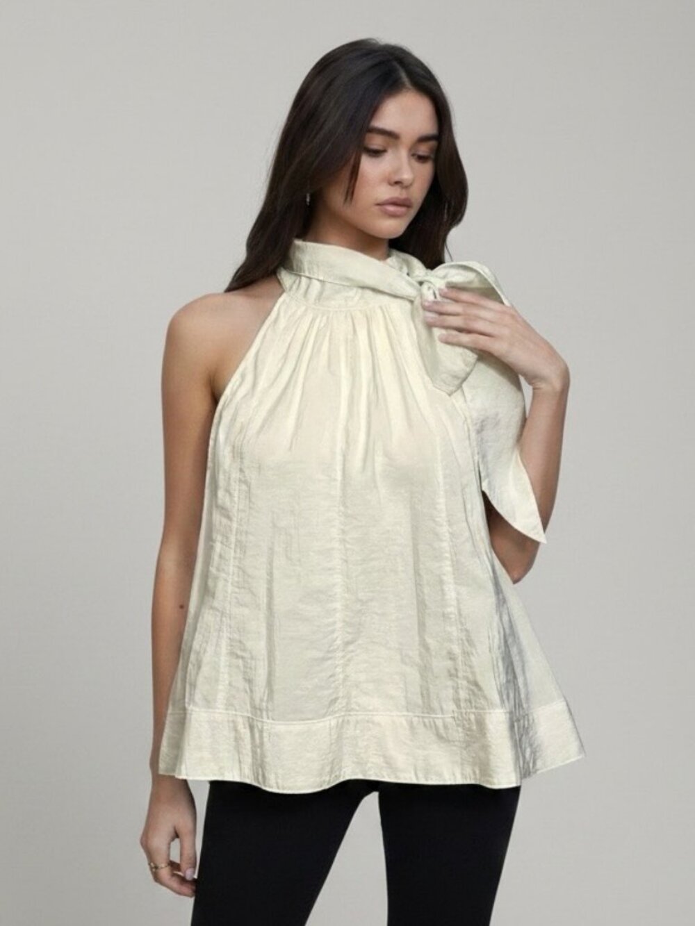 Cinq à Sept White Halter Top Size M Tie Neck Blouse Y2K Coquette Luxury